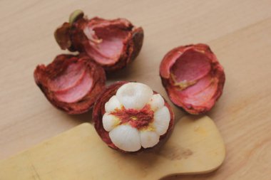 Mangosteen ahşap tablo