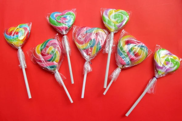Kolorowe Cukierki Kształcie Serca Białym Tle — Zdjęcie stockowe
