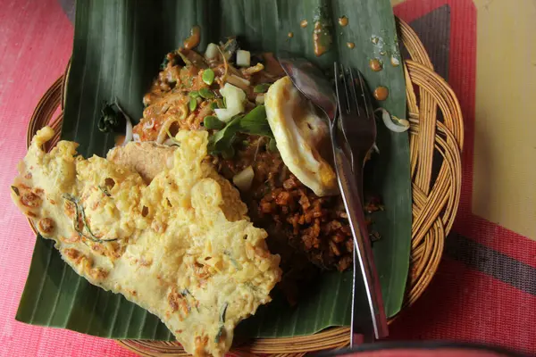 Sepiring Nasi Pecel Cibo Asiatico Piatti Indonesia — Foto Stock