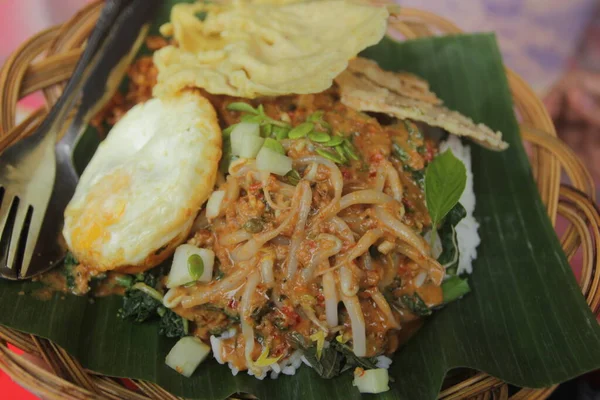 Talerz Naszego Pecel Kuchnia Indonezyjska Kuchnia Azjatycka — Zdjęcie stockowe