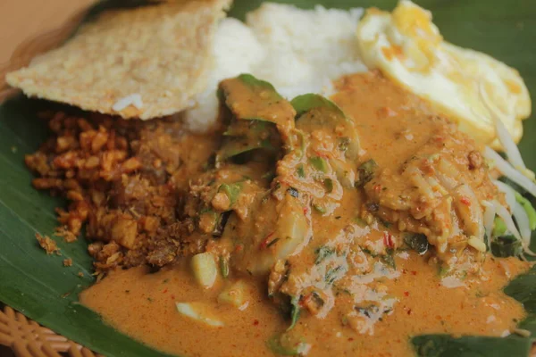 アジア料理 インドネシア料理のプレート — ストック写真