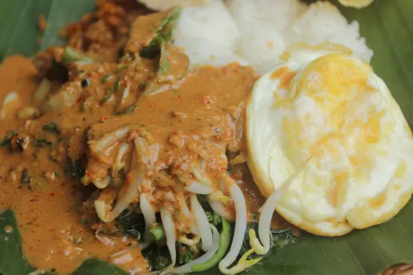 Talerz Naszego Pecela Dania Indonezji Azjatyckie Jedzenie — Zdjęcie stockowe