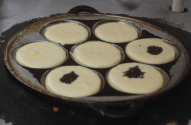 Fırında kek hamuru.