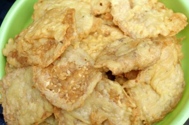 Tabakta un kızartması, Endonezya yemeği.