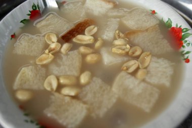 Bir kase wedang ronde, Java, Endonezya 'nın geleneksel içeceğidir..