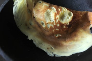 Asya yemekleri, çikolata soslu krakerler.