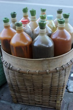 Jamu, Endonezya 'da geleneksel bitki içeceğidir.