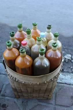 Jamu, Endonezya 'da geleneksel bitki içeceğidir.