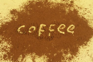 Kahve çekirdeğinden yapılmış kahve sözcüğü.