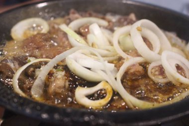 Lezzetli Asya yemeklerinin yakın görüntüsü