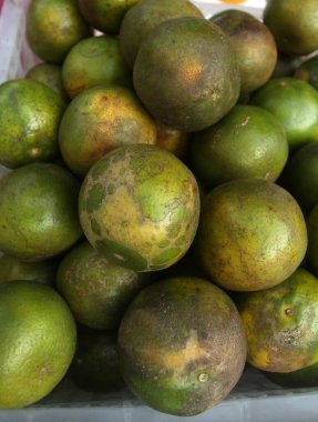 Taze olgun portakala yakın.