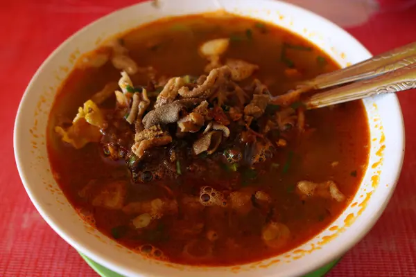 Asya yemeği, yani tauto.