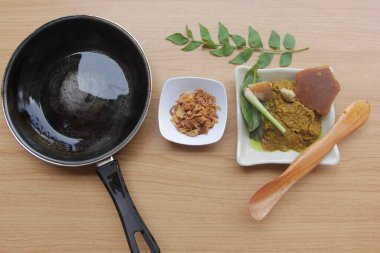 Pişirmek için malzemeli köri.