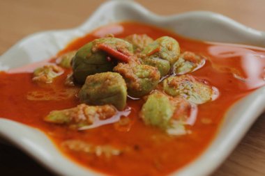 Kızarmış petai biber sosu