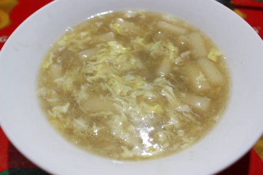 Bir kase sıcak taç çorbası.