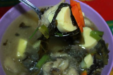 Tayland yemeği, tavuk çorbası, tavuk, pirinç, çorba, tavuk ve sebze.