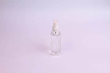 Bir şişe el sanatları uzmanı.