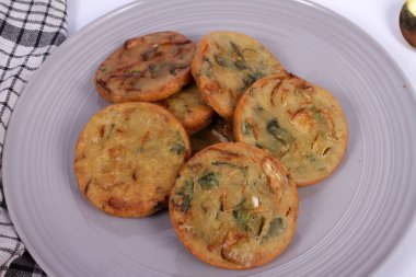 Bir tabak bakwan, Asya yemeği.