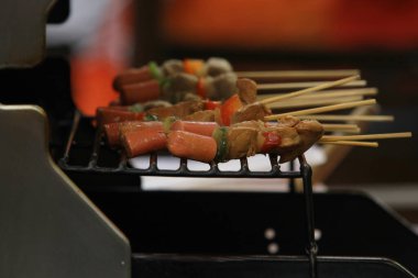 Izgarada et ve sebze.