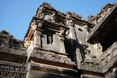 Ellora Mağaraları, Aurangabad, Hindistan. Antik kalıntılar, tarihi tapınaklar ve bir yolculuk noktasındaki tahkimatlar..