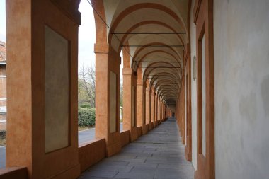 Tarihsel Portikolar (portico 'lar) ve Bologna' nın kemer yolları ve terasları. Madonna di San Luca.