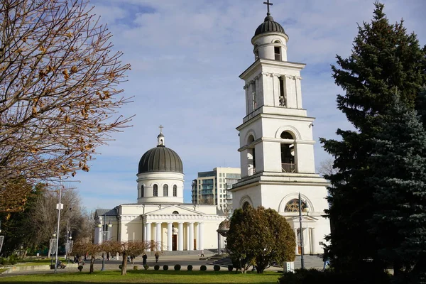 Moldova 'nın başkenti Chiinu' daki ana katedral meydanı 