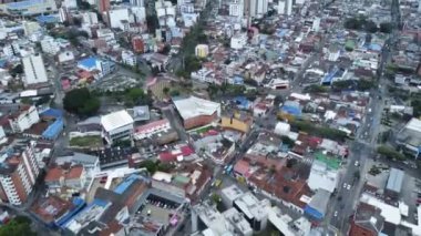 bucaramanga şehri, hava dronu inşa eden güneşi gözler önüne serdi
