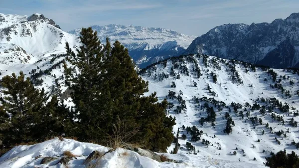 Alpská Krajina Zimě Francouzských Alpách Sněhem Pokryté Hory — Stock fotografie