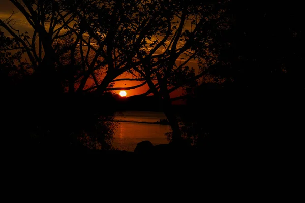 Pôr Sol Sobre Lago Céu Noite — Fotografia de Stock
