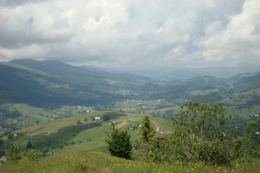 Karpatyalıların güzel dağ manzarası