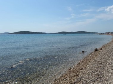 Mavi gökyüzü ile güzel deniz