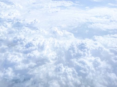 Gökyüzündeki bulutlar