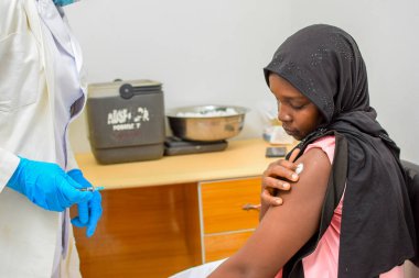 Abuja, Nijerya - 22 Ocak 2023: Afrika 'da Hepatit Aşısı ve Covid-19 aşısı