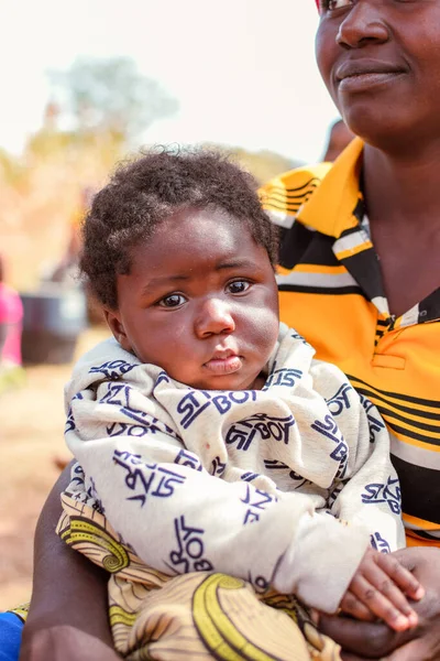 Abuja Nigeria Kwietnia 2023 Portret Dziecka Afrykańskiego Matką Losowe Szczere — Zdjęcie stockowe