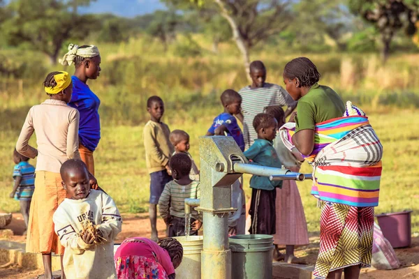 Talata Plateau State Nigeria April 2023 Infödda Afrikaner Hämta Vatten — Stockfoto