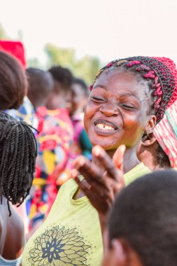 Abuja, Nijerya - 26 Temmuz 2021: Covid 19 Toplum Duyarlılığı, Yerli Afrika Köylerinin Sağlık ve Su Hijyeni. Seçim Kampanyası Toplantısı. Kanser Farkındalığı Programı ve Güçlendirme