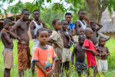 Abuja, Nijerya - 20 Haziran 2023: Covid 19 Toplum Duyarlılığı, Yerli Afrika Köylerinin Sağlık ve Su Hijyeni. Seçim Kampanyası Toplantısı. Kanser Farkındalığı Programı ve Güçlendirme
