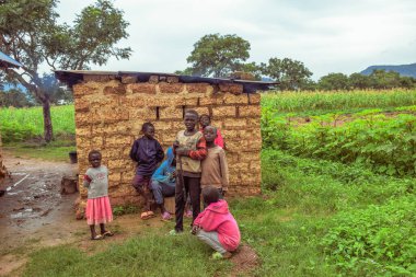 Abuja, Nijerya - 12 Haziran 2023: Afrikalı Çocukların Portresi. Afrikalı çocuklarla rastgele samimi anlar. Mutlu Afrikalı Çocuk. Afrika 'da Çocuk Günü.