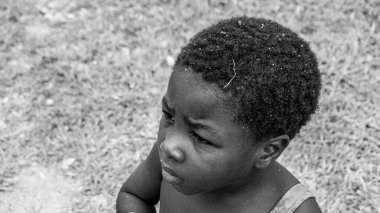 Karara, Nasarawa Eyaleti, Nijerya - 5 Mayıs 2021: Afrikalı küçük çocuğun portresi