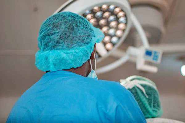 Abuja Nigeria Februar 2021 Afrikanischer Chirurg Und Teammitglieder Bereiten Patienten — Stockfoto