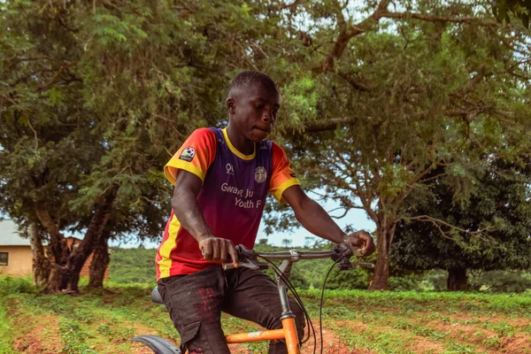 Opialu Estado Benue Nigeria Marzo 2021 Niño Africano Bicicleta Aldea — Foto de Stock