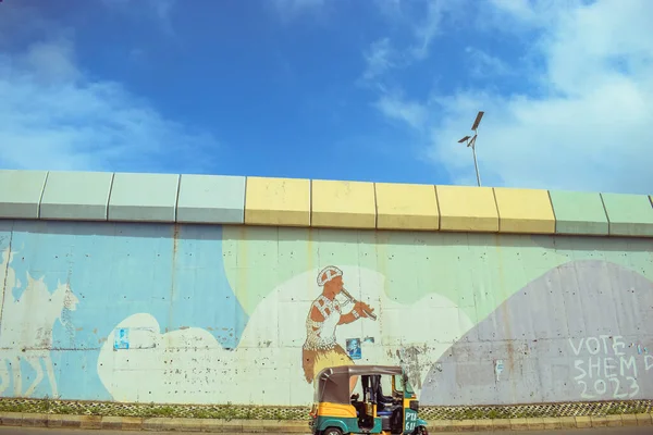 Абуджа Нігерія Червня 2023 Погляд Барвисте Етнічне Графіті Стіні Міста — стокове фото
