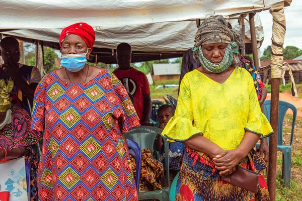 Abuja Nigérie Prosince 2021 Afričané Sedí Frontě Bezplatnou Lékařskou Péči — Stock fotografie