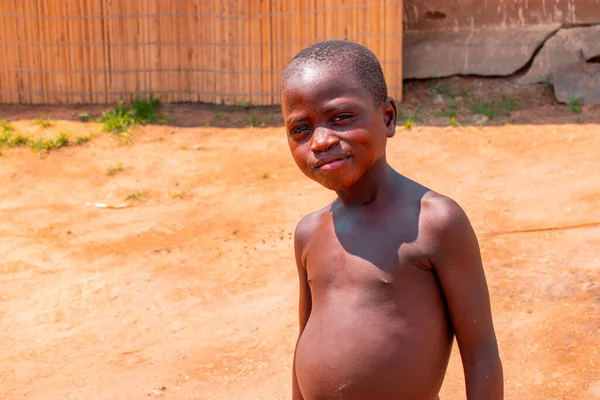 ナイジェリアのベニュー州オピアル2021年3月6日 アフリカの村の子供 — ストック写真
