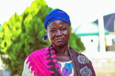 Opialu, Benue State, Nijerya - 6 Mart 2021: Çok Çalışkan Afrikalı Kadın Toplumunda Etkinlik Gösteriyor