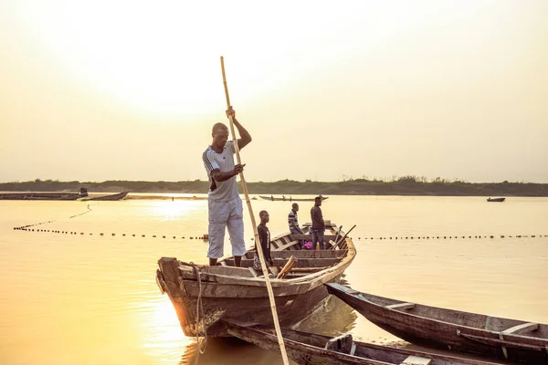 Delta State Nigeria Dicembre 2021 Canoe Costruite Localmente Lungo Fiume — Foto Stock