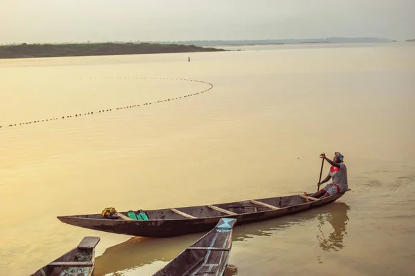 Delta State Nigeria December 2021 Lokalt Tillverkade Kanoter Vid Flod — Stockfoto