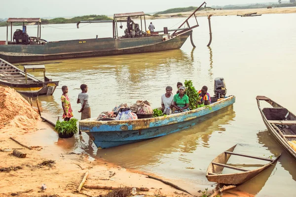 Delta State Nigeria December 2021 Lokaal Gemaakte Kano Aan Rivier — Stockfoto