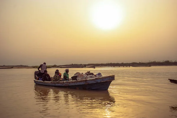 Delta State Nigeria Joulukuuta 2021 Vesikuljetusten Käyttö Afrikan Yhteisöissä African — kuvapankkivalokuva