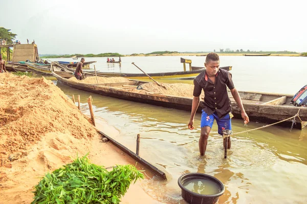 Delta State Nigeria December 2021 Lokaal Gemaakte Kano Aan Rivier — Stockfoto